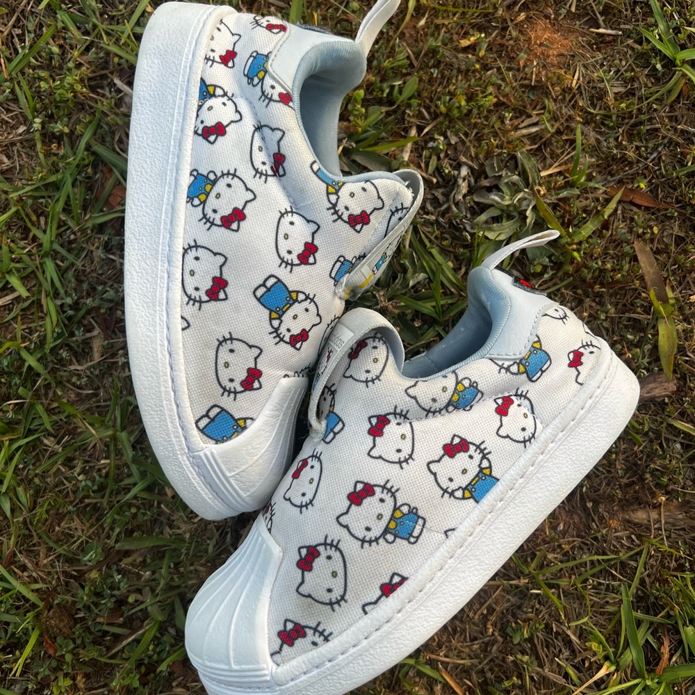 CLEAN Adidas size 12c Toddler Hello Kitty Superstar 360 All Over shoes